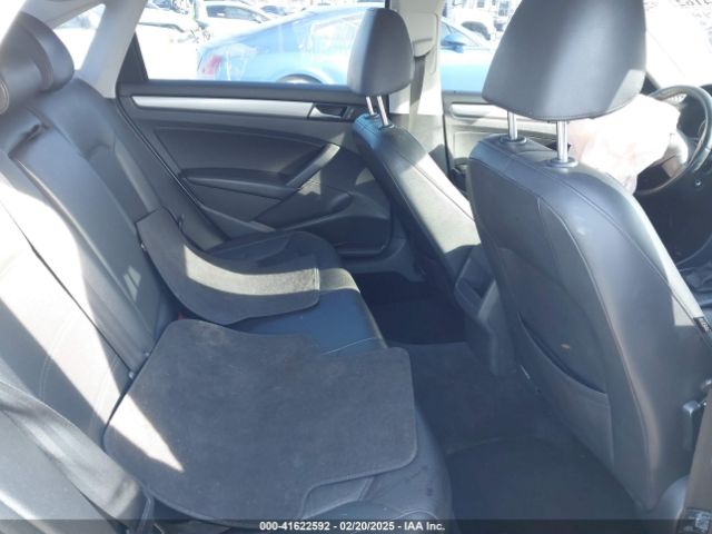1VWAT7A35EC113152 Volkswagen Passat 1.8t Wolfsburg Edition