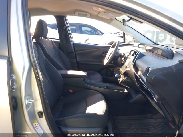 JTDKBRFU7J3073805 Toyota Prius Two