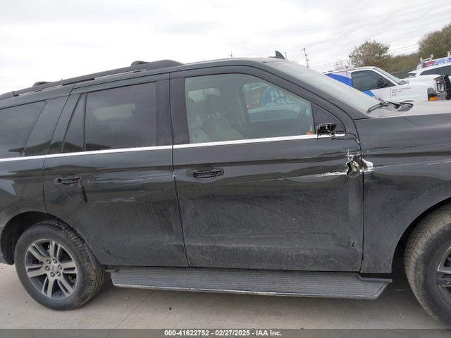 1FMJU1H85PEA53844 Ford Expedition Xlt