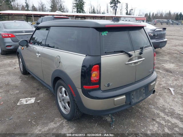 2010 MINI COOPER CLUBMAN WMWML3C59ATX37194 Photo 2
