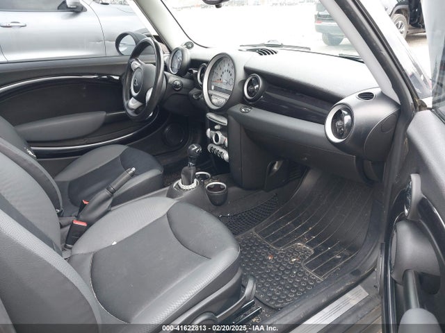 2010 MINI COOPER CLUBMAN WMWML3C59ATX37194 Photo 4