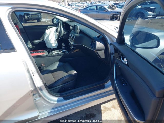 KNAE15LA9J6034101 KIA Stinger