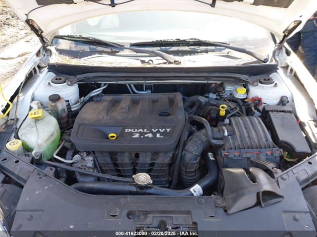 1C3CCBAB2EN208735 Chrysler 200 LX