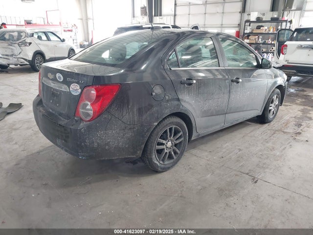 1G1JC5SH9F4174588 Chevrolet Sonic Lt Auto