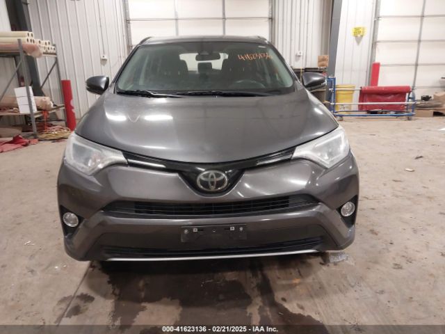 2T3RFREV5JW795056 Toyota Rav4 Xle