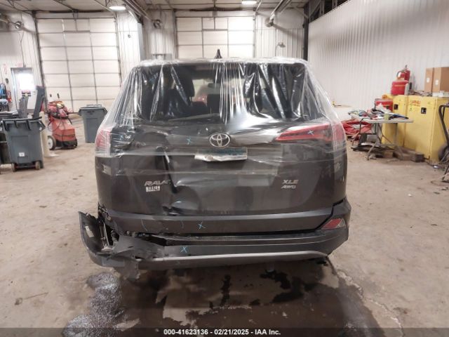 2T3RFREV5JW795056 Toyota Rav4 Xle