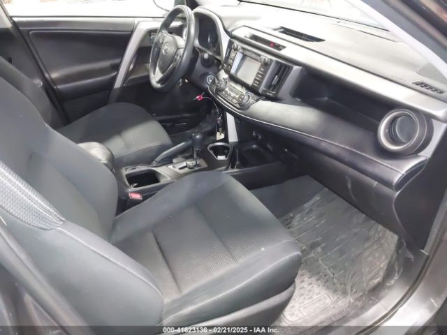 2T3RFREV5JW795056 Toyota Rav4 Xle