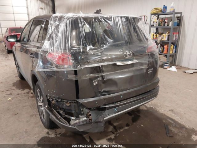 2T3RFREV5JW795056 Toyota Rav4 Xle