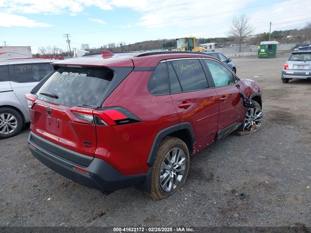 2T3A1RFVXRW467380 Toyota Rav4 Xle Premium