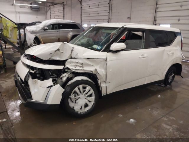 KNDJ23AU1P7843806 KIA SOUL LX