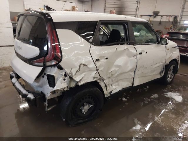 KNDJ23AU1P7843806 KIA SOUL LX
