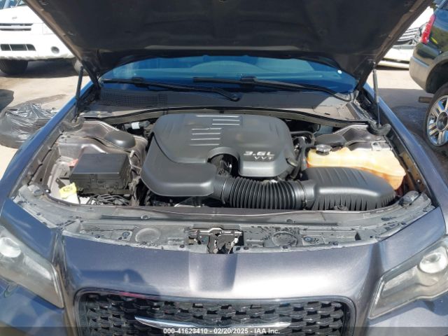 2018 CHRYSLER 300 2C3CCABG8JH243562 Photo 9