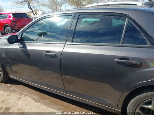 2C3CCABG8JH243562 Chrysler 300 300s