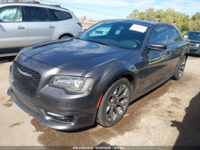 2018 CHRYSLER 300 2C3CCABG8JH243562 Photo 1