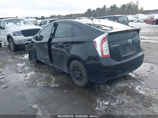Toyota Prius Two 2014 JTDKN3DU5E0377567 Image 3