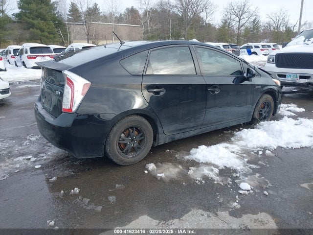 Toyota Prius Two 2014 JTDKN3DU5E0377567 Image 4
