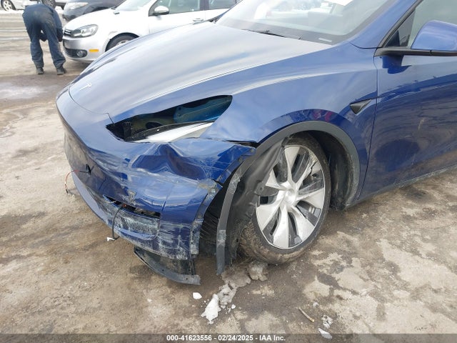 2023 TESLA MODEL Y 7SAYGAEE4PF799790 Photo 5