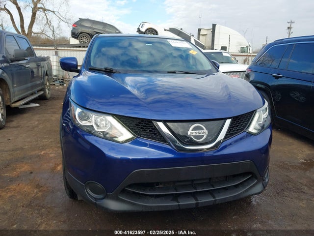 JN1BJ1CP9JW194825 Nissan Rogue Sport S