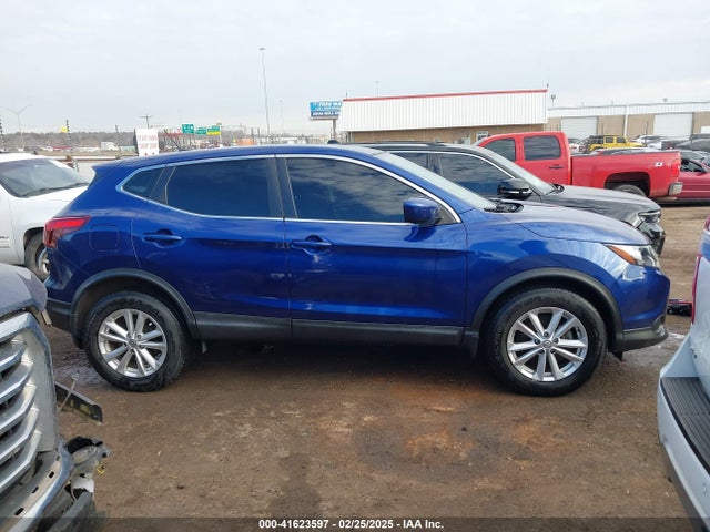 JN1BJ1CP9JW194825 Nissan Rogue Sport S