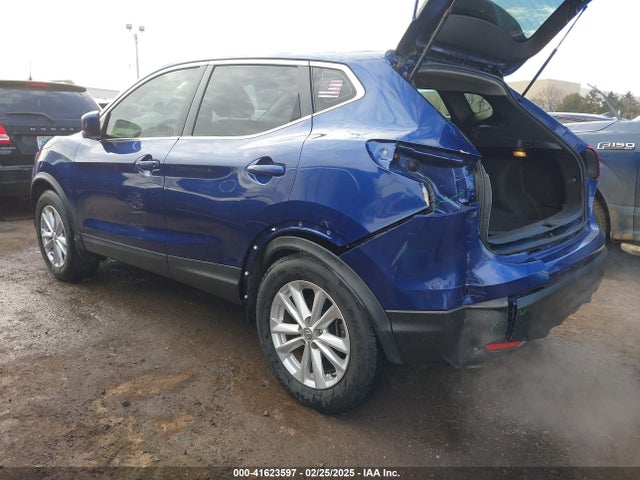 JN1BJ1CP9JW194825 Nissan Rogue Sport S