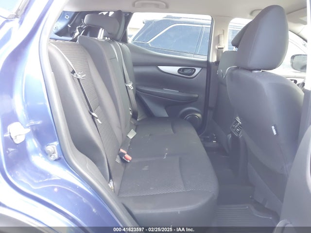 JN1BJ1CP9JW194825 Nissan Rogue Sport S