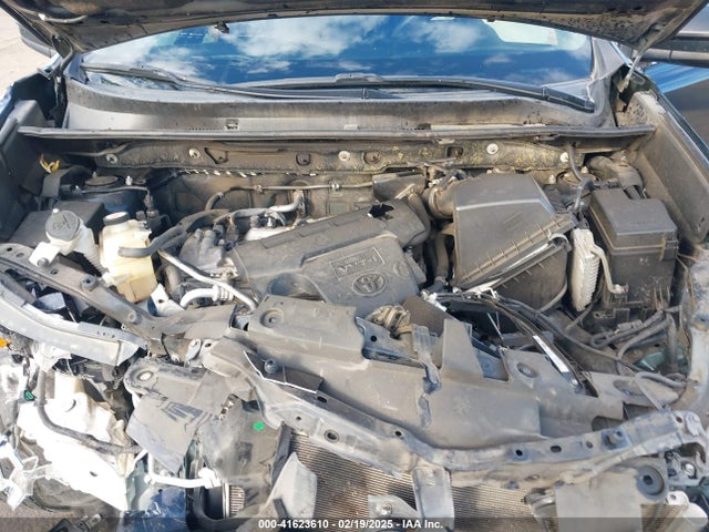 JTMBFREV3JJ729895 Toyota RAV4 LE