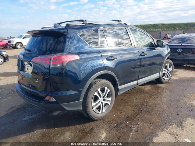 JTMBFREV3JJ729895 Toyota RAV4 LE