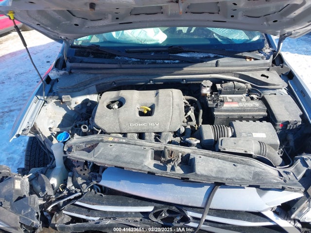 5NPD74LF2HH104105 Hyundai ELANTRA SE