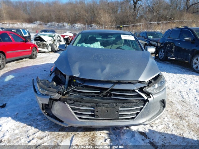 5NPD74LF2HH104105 Hyundai ELANTRA SE