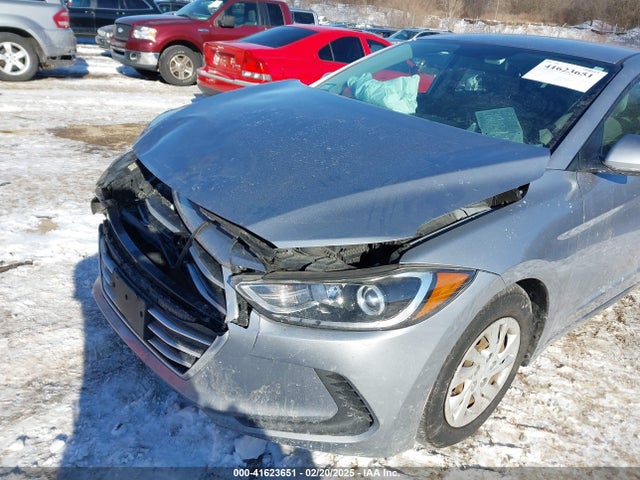 5NPD74LF2HH104105 Hyundai ELANTRA SE