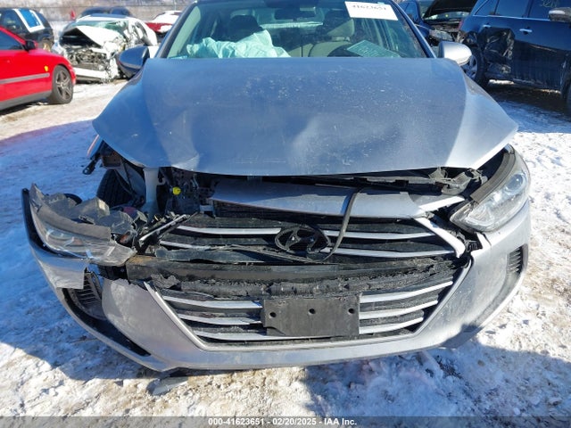 5NPD74LF2HH104105 Hyundai ELANTRA SE