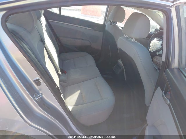 5NPD74LF2HH104105 Hyundai ELANTRA SE