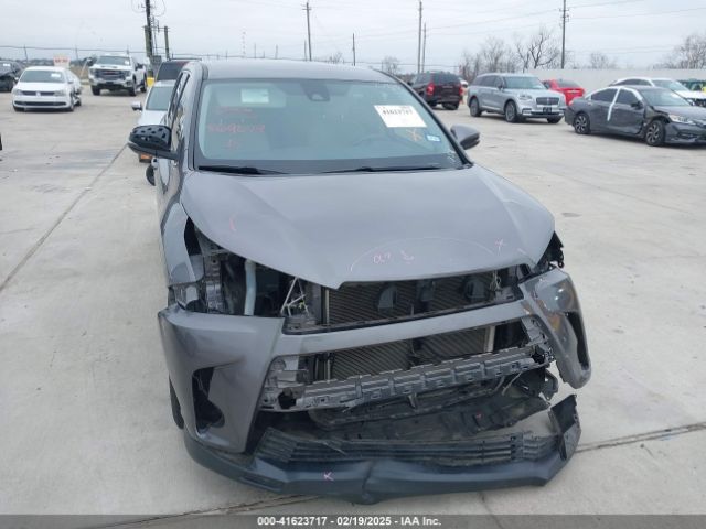 5TDZZRFH3JS251057 Toyota Highlander Le