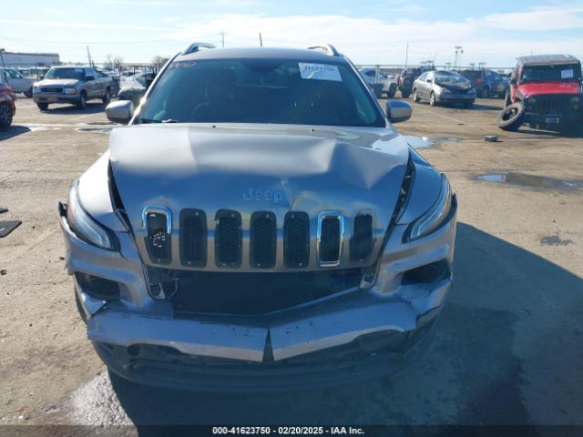 1C4PJLCB4GW290583 Jeep Cherokee Latitude