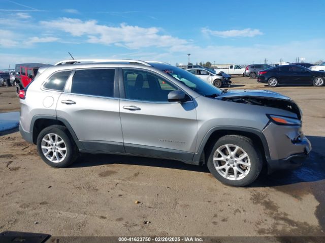 1C4PJLCB4GW290583 Jeep Cherokee Latitude