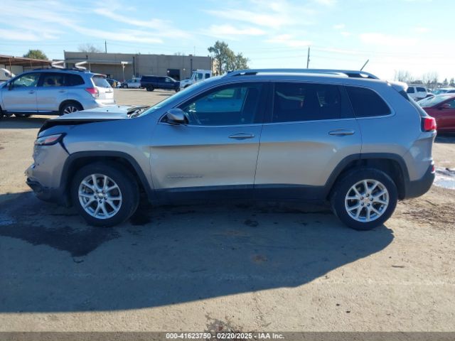 1C4PJLCB4GW290583 Jeep Cherokee Latitude