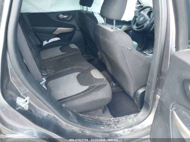 1C4PJMCX1JD593518 Jeep Cherokee Latitude 4x4