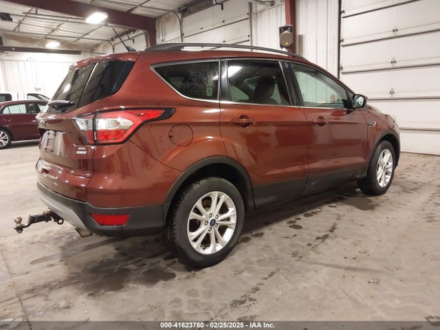 1FMCU9HD0JUA59990 Ford ESCAPE SEL