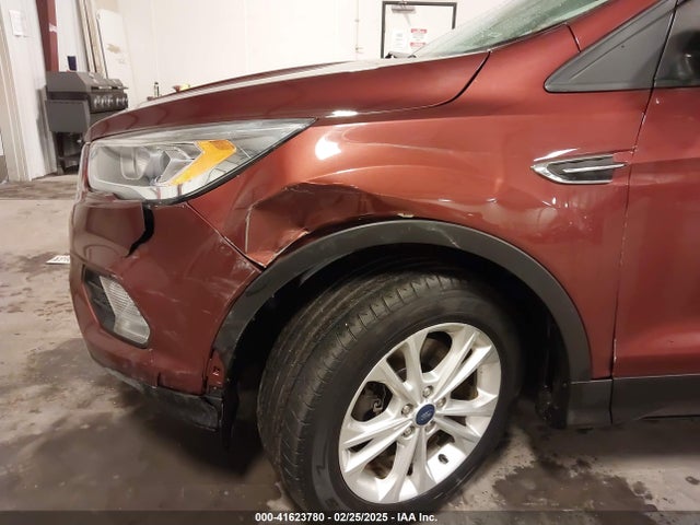 1FMCU9HD0JUA59990 Ford ESCAPE SEL