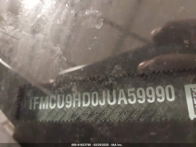 1FMCU9HD0JUA59990 Ford ESCAPE SEL