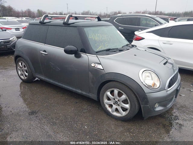 2009 MINI COOPER S WMWMF73589TW88161 Photo 0