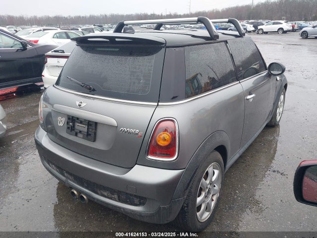 2009 MINI COOPER S WMWMF73589TW88161 Photo 3