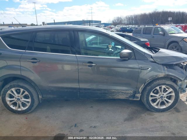 1FMCU0GD4HUB08910 Ford ESCAPE SE
