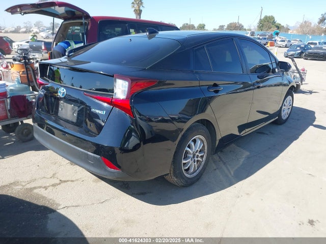 JTDKAMFU3M3148574 Toyota Prius Le