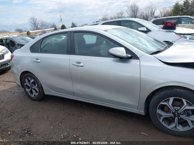 3KPF24AD1KE136578 KIA Forte Lxs