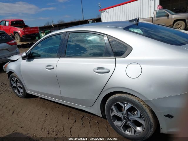 3KPF24AD1KE136578 KIA Forte Lxs