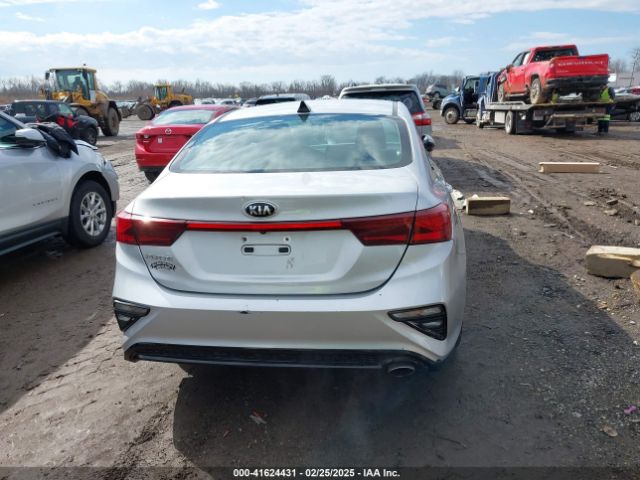 3KPF24AD1KE136578 KIA Forte Lxs