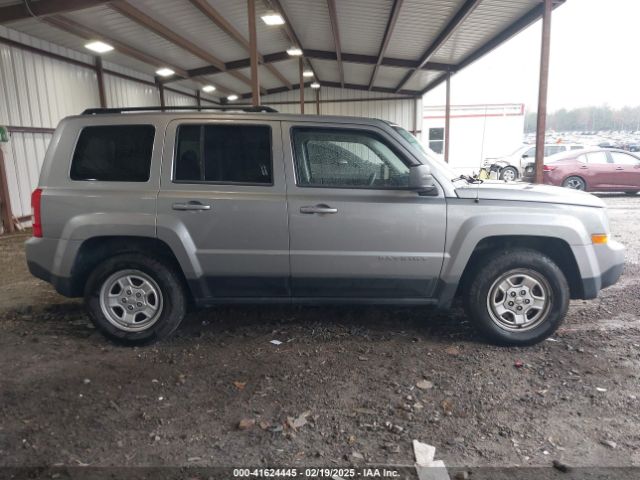 1C4NJPBBXFD361585 Jeep Patriot Sport