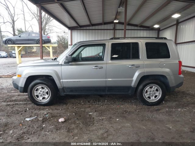 1C4NJPBBXFD361585 Jeep Patriot Sport