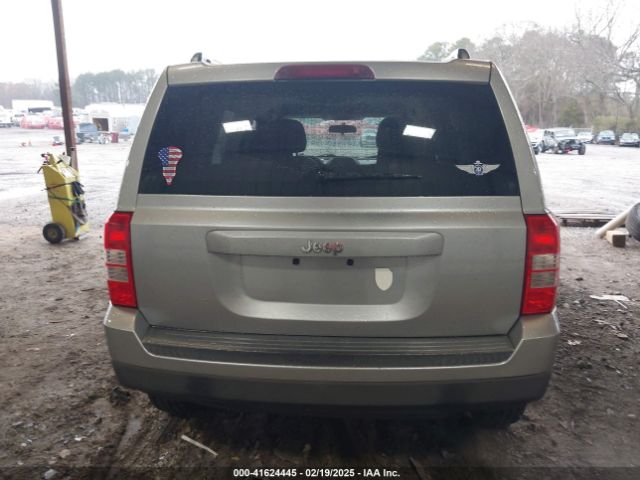 1C4NJPBBXFD361585 Jeep Patriot Sport